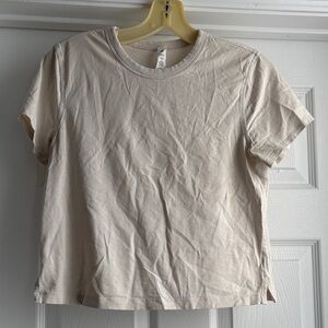 Lululemon Athletica Cream Short Sleeve Tee